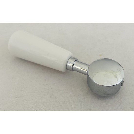 Handle : WHITE & CHROME